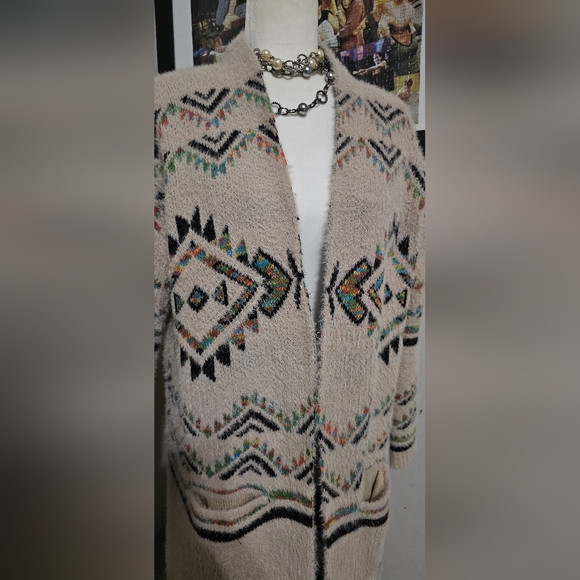 Patterned Cardigan - Picture 5 of 6